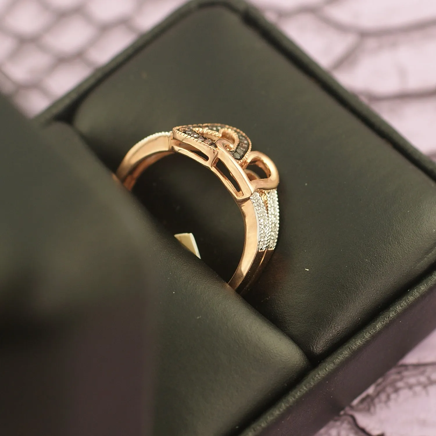 10K Rose Gold 0.15 Carat Red Diamond Heart Ring