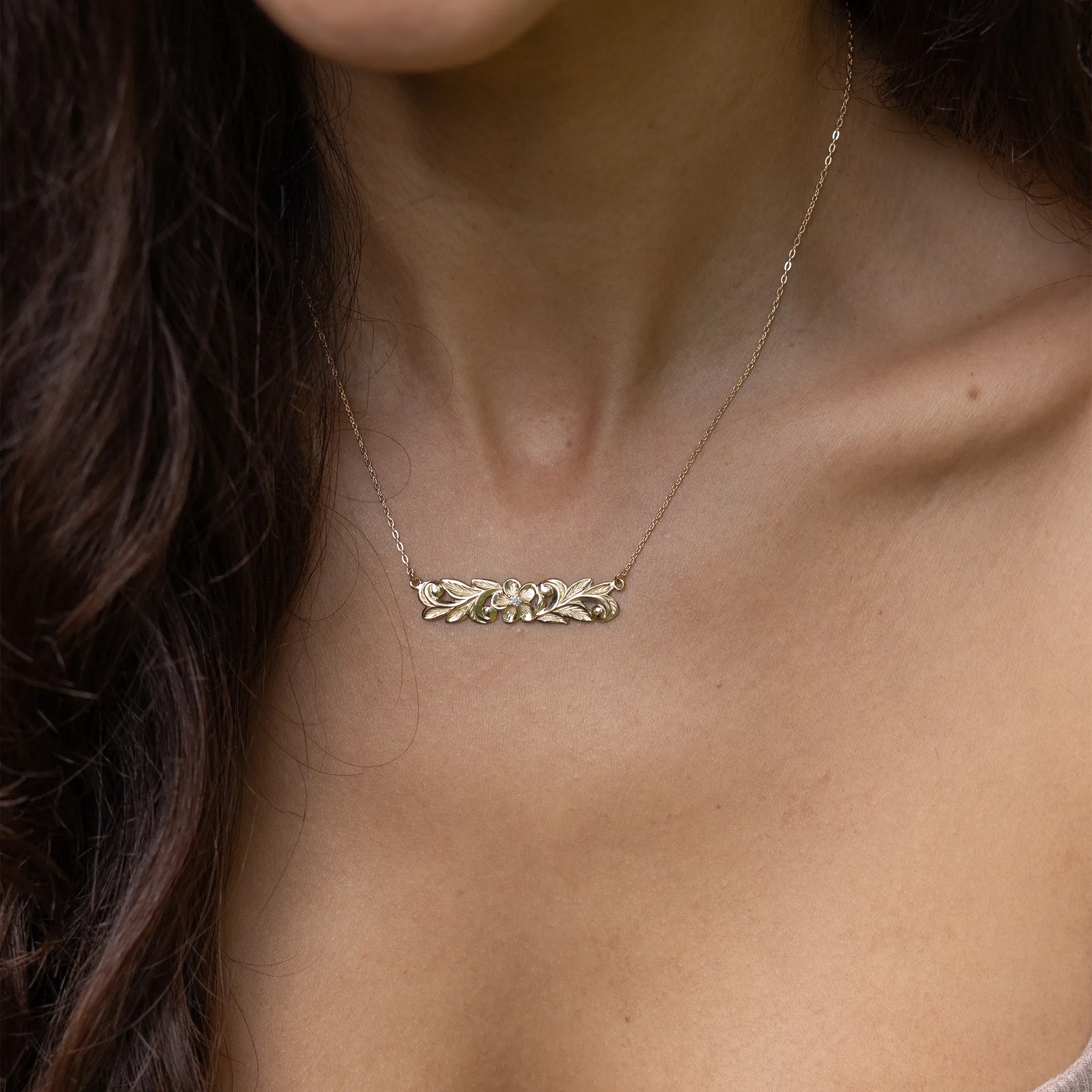 16" Hawaiian Heirloom Plumeria Necklace in Gold with Diamond - 39mm