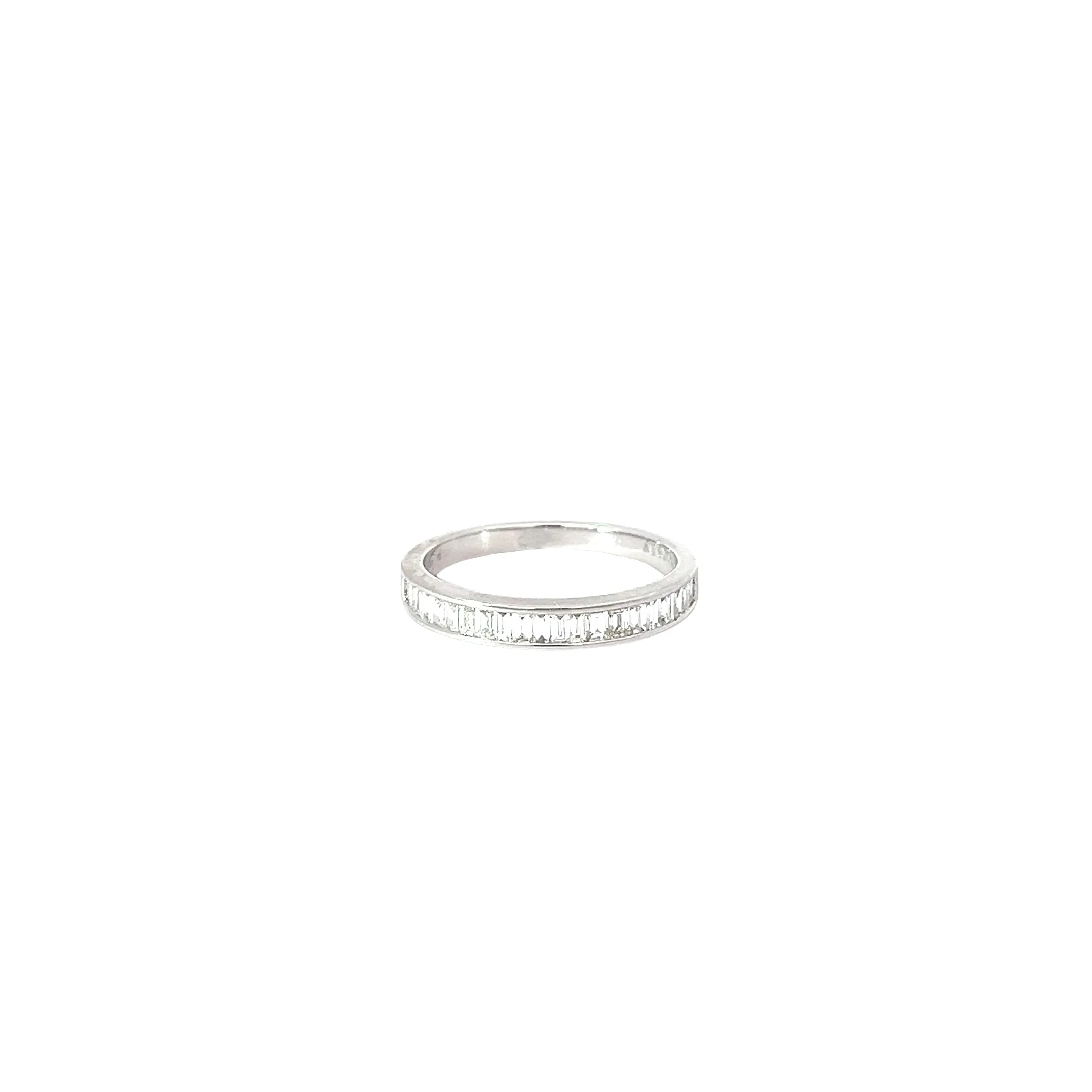 18k white gold .50CT F VS2 baguette Diamond Ring