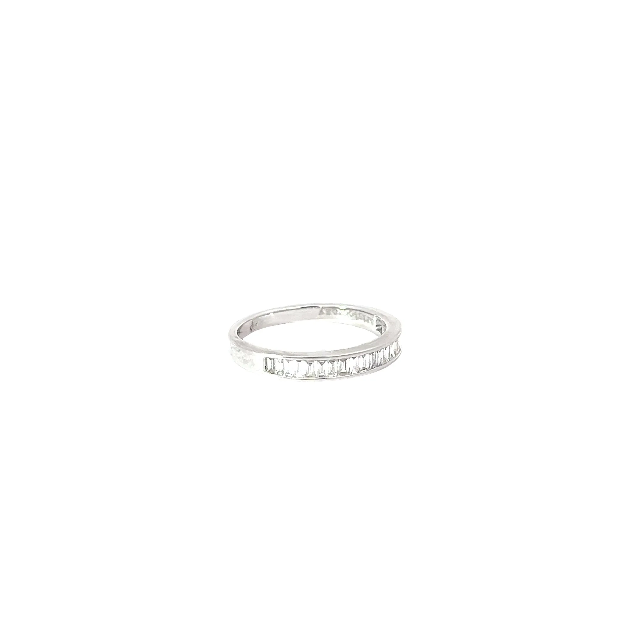 18k white gold .50CT F VS2 baguette Diamond Ring