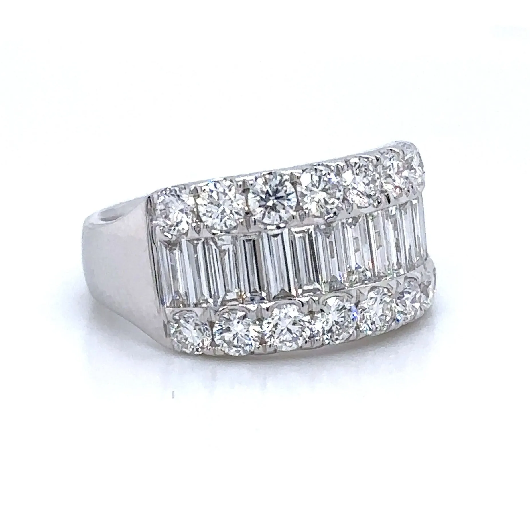 2.33ct tw Baguette and Round Cut Diamond Ring
