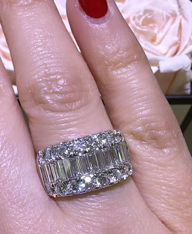 2.33ct tw Baguette and Round Cut Diamond Ring