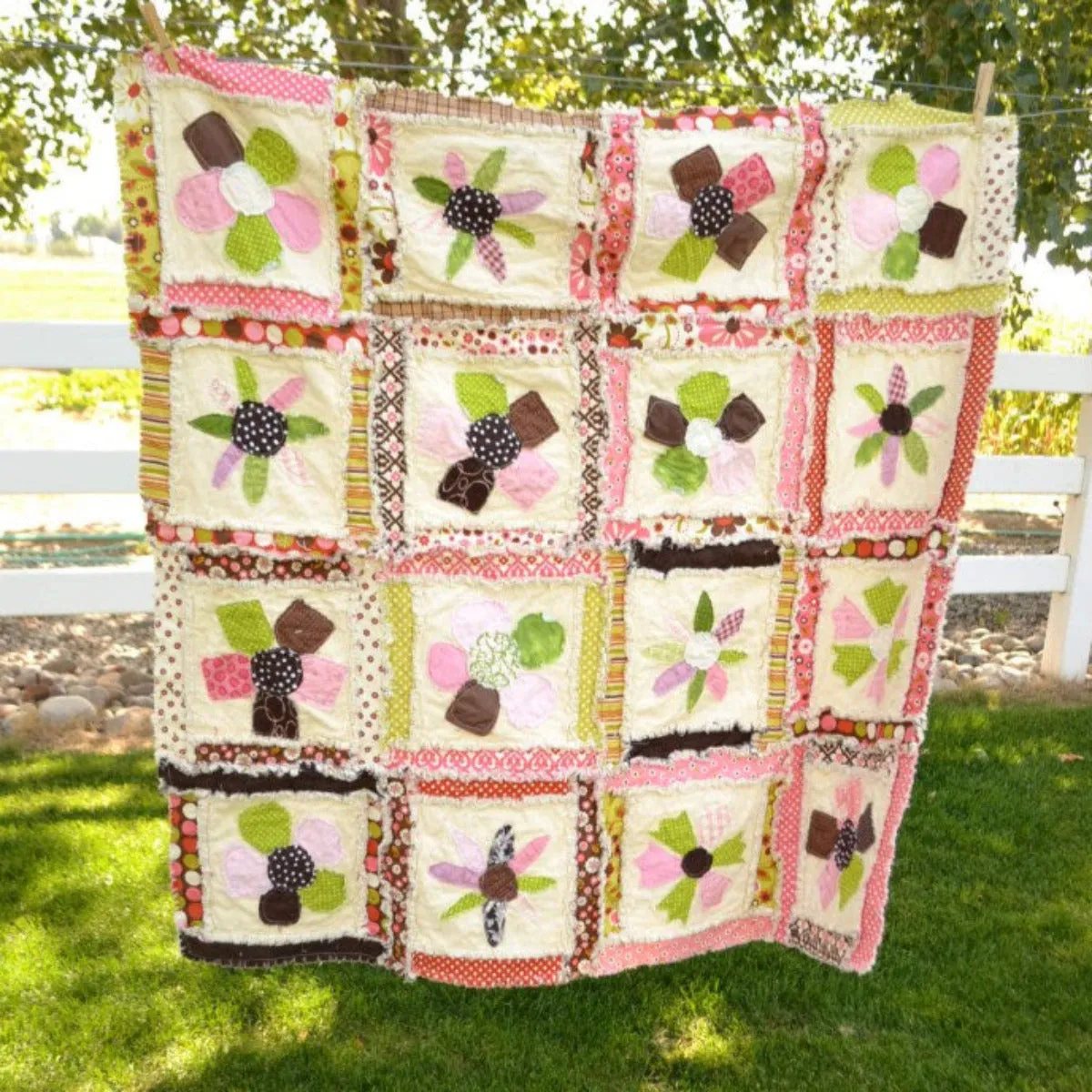 Applique Quilt Pattern with Flowers