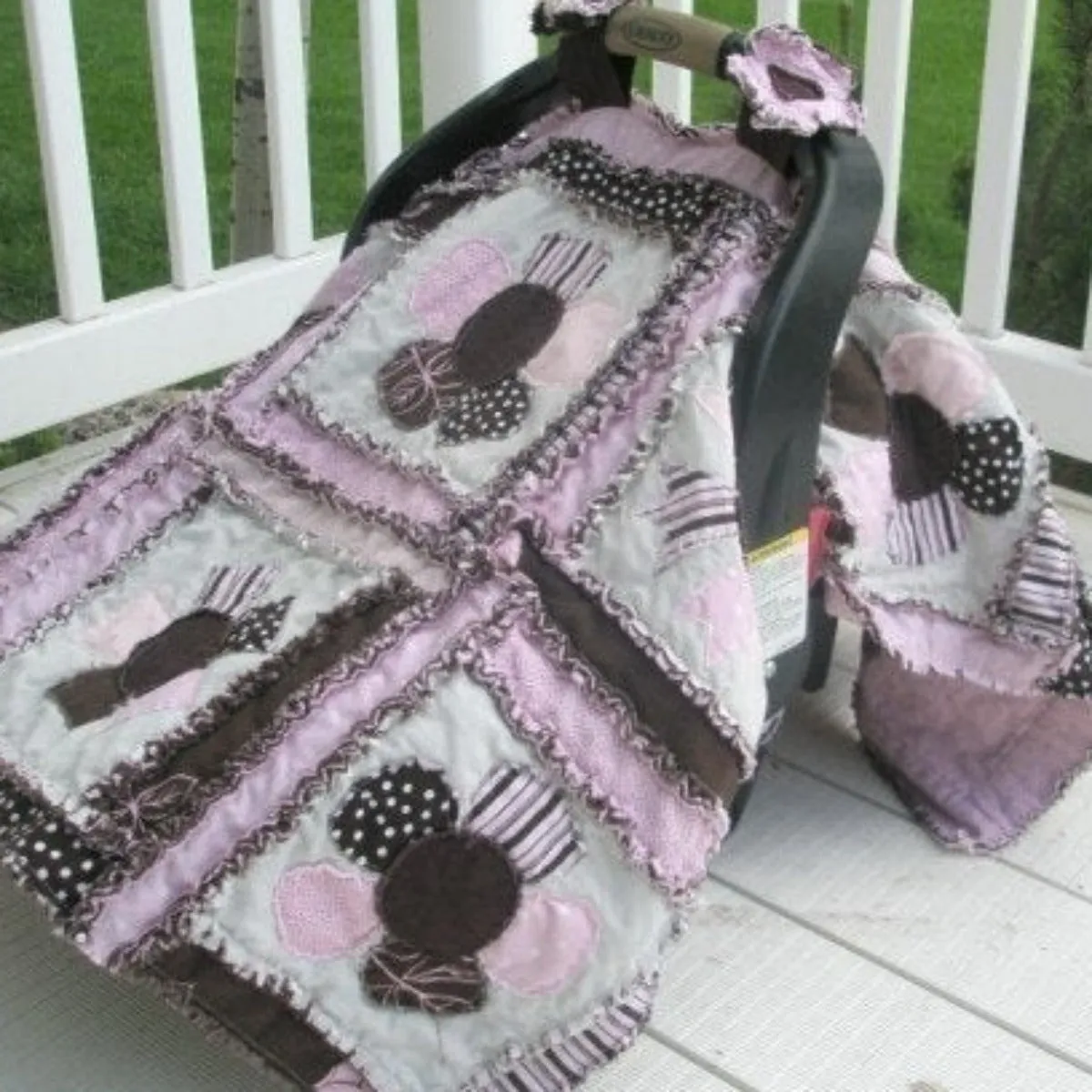 Applique Quilt Pattern with Flowers
