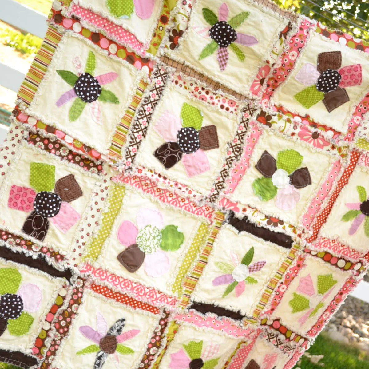 Applique Quilt Pattern with Flowers