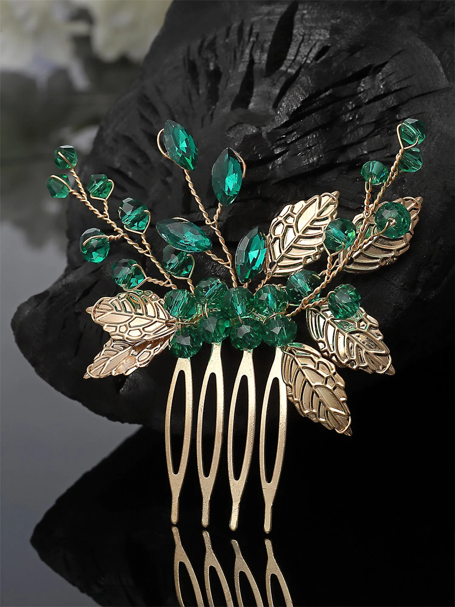 Bohey by KARATCART Green Crystal Leaf Design Hair Clip for Women