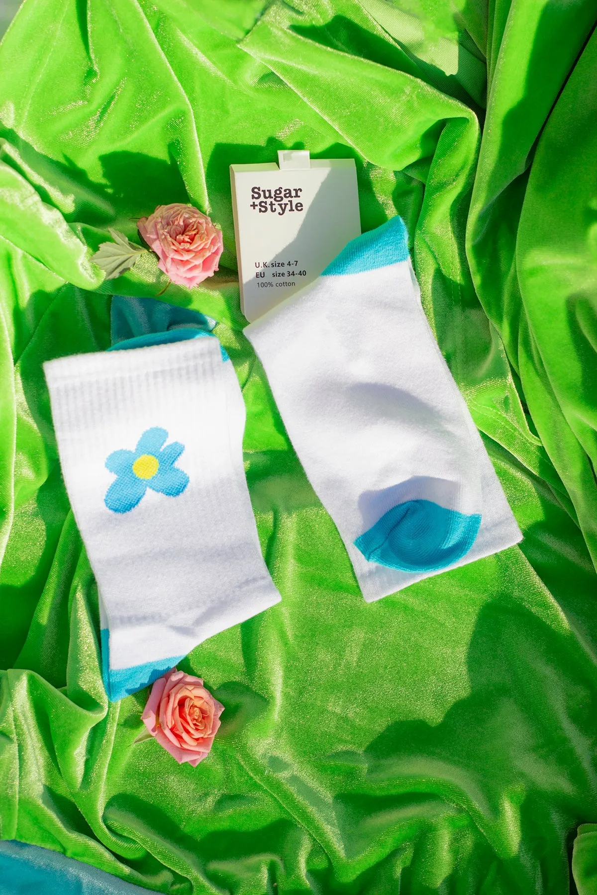 Bright Single Cartoon Flower Motif Socks