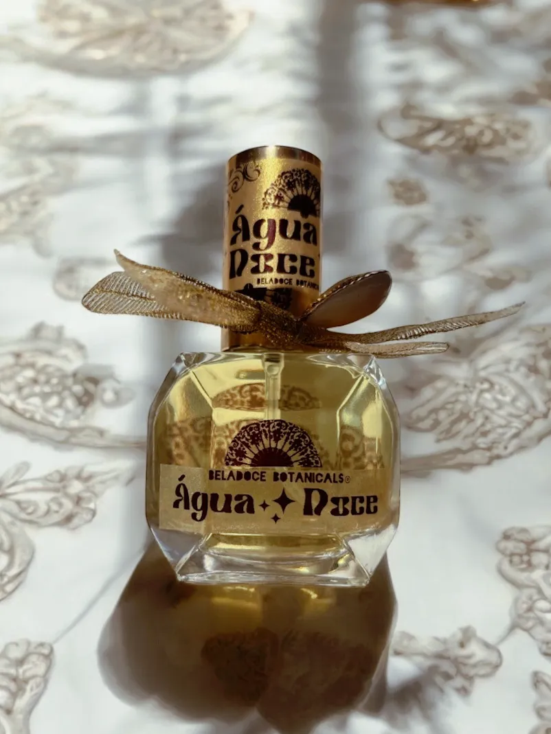 Água Doce Honey   Ylang Ylang Perfume