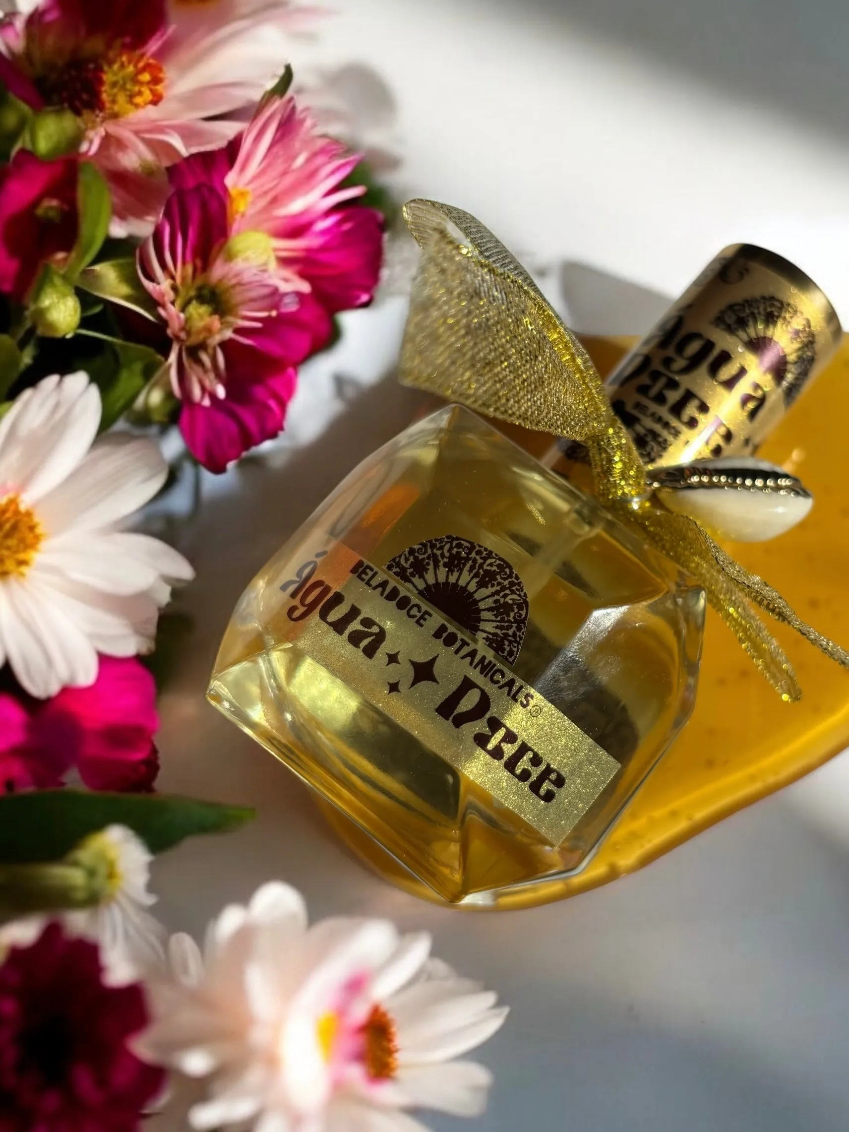 Água Doce Honey   Ylang Ylang Perfume