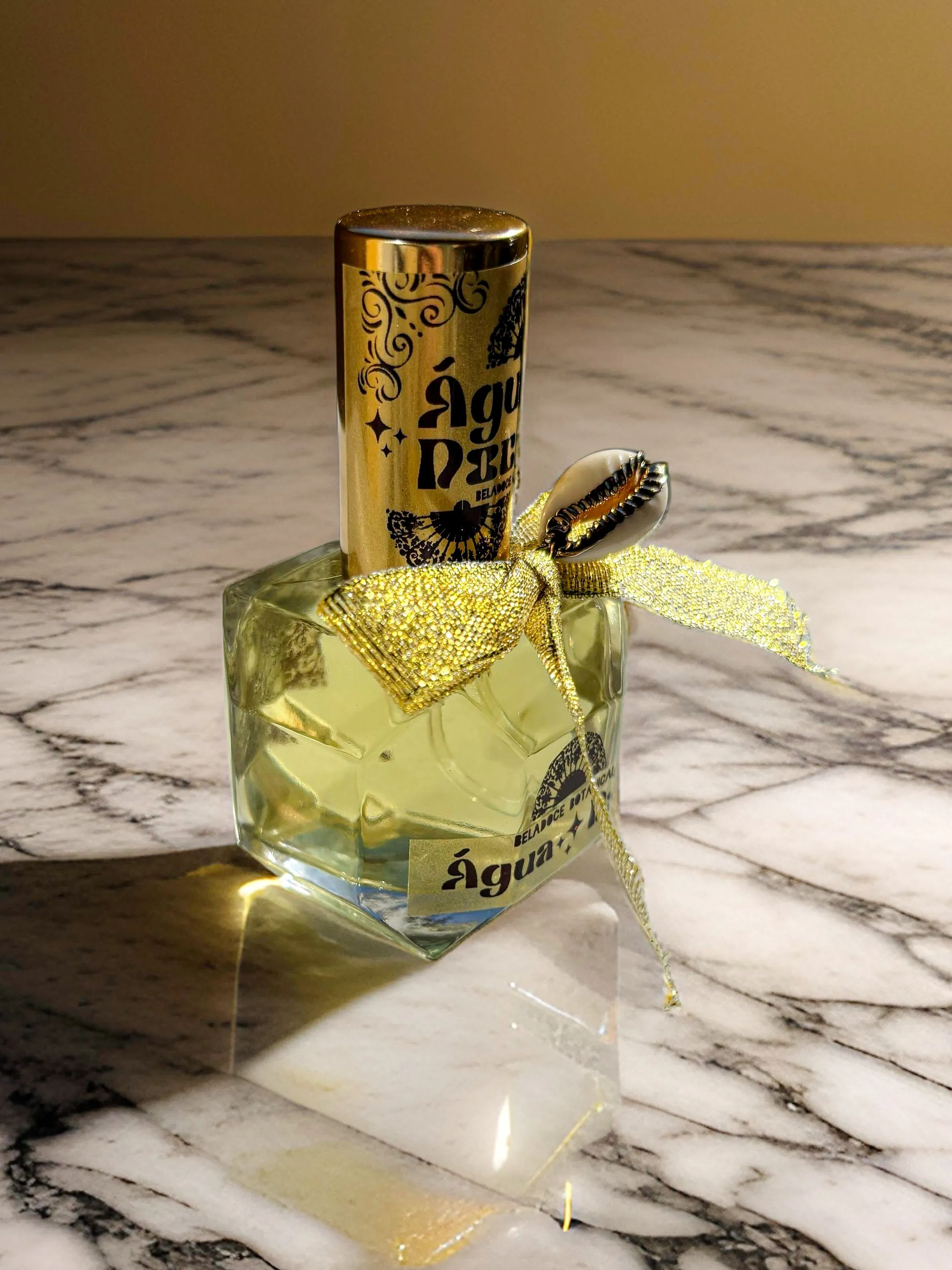 Água Doce Honey   Ylang Ylang Perfume