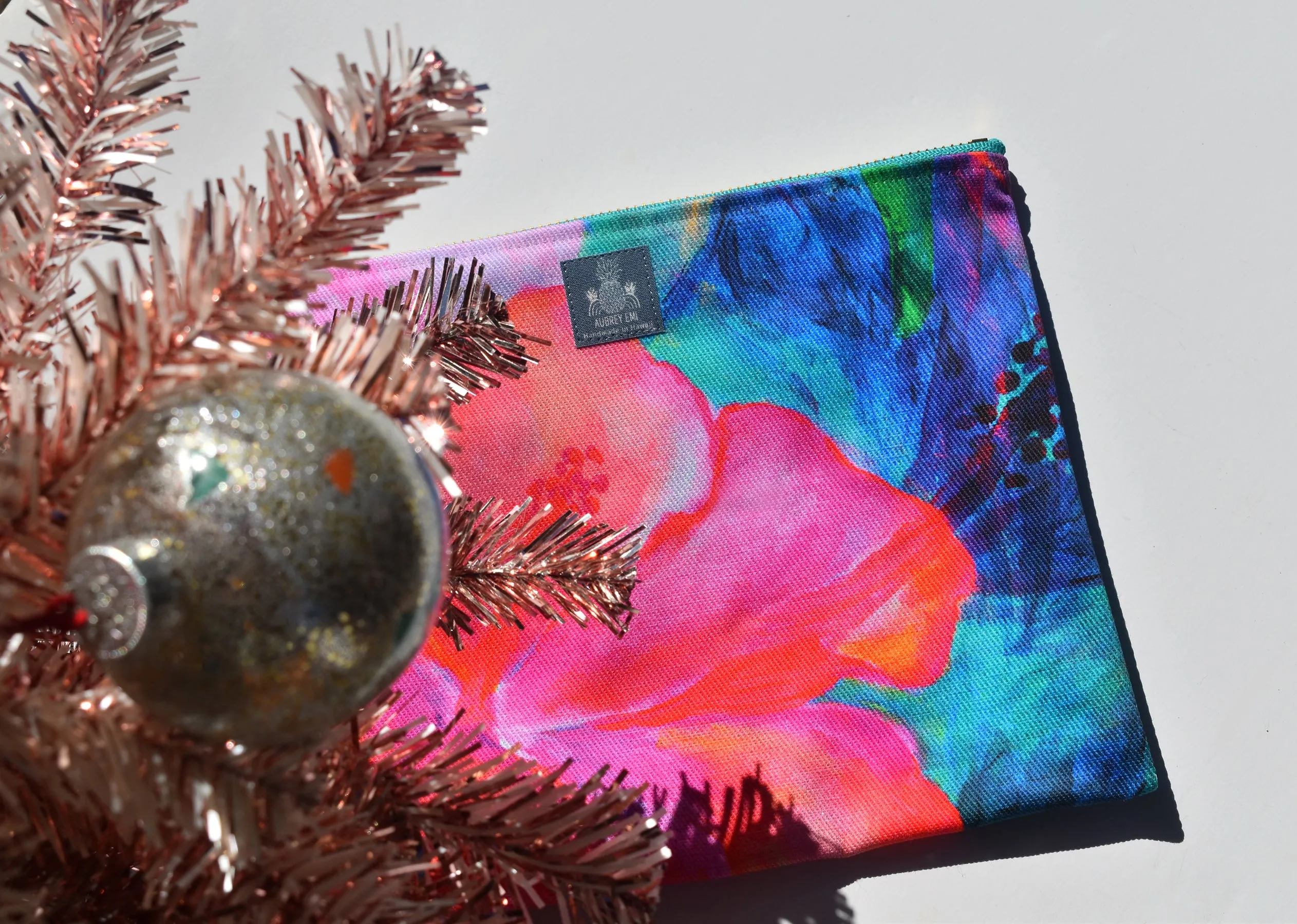 Hawaiian Escape Medium Pouch