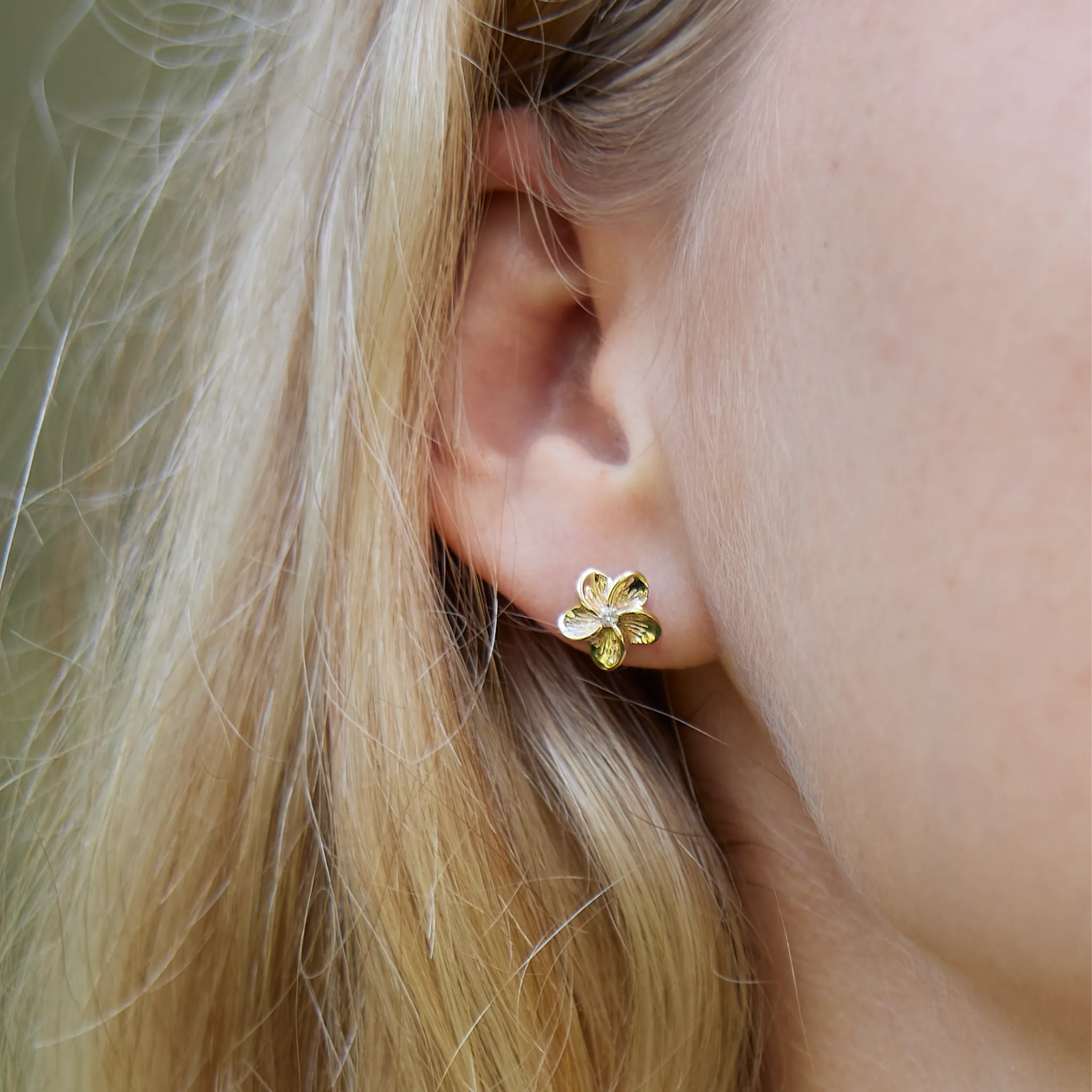 Hawaiian Heirloom Plumeria Earrings in Gold with Diamonds - 9mm