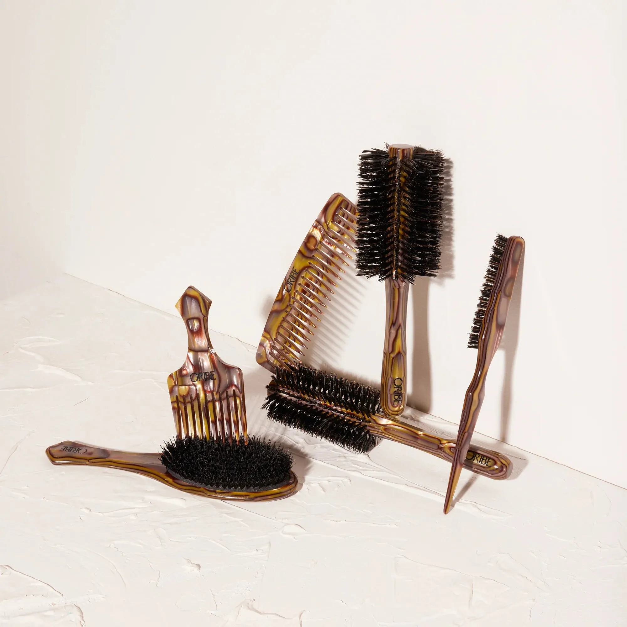 ORIBE Italian Resin Flat Brush