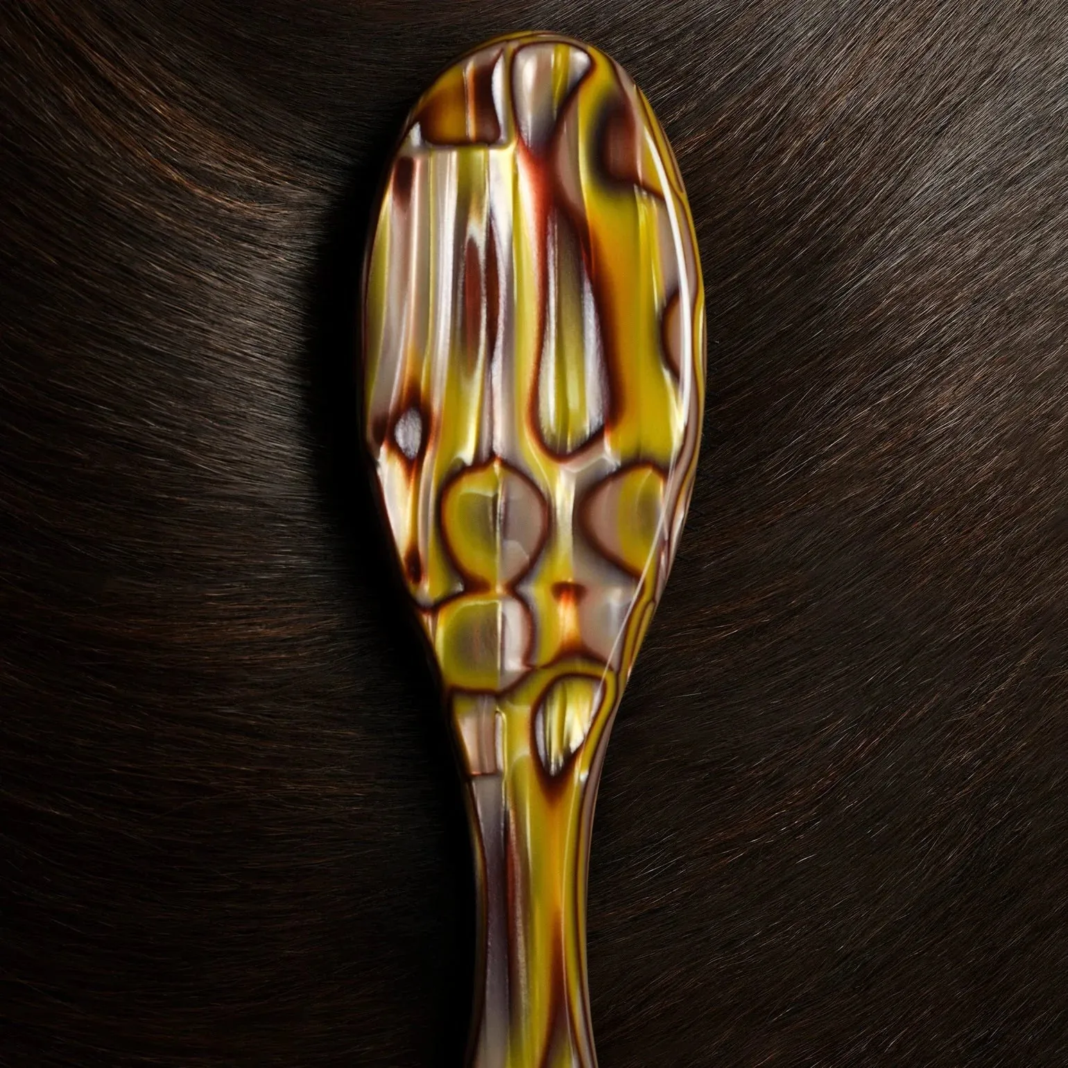 ORIBE Italian Resin Flat Brush