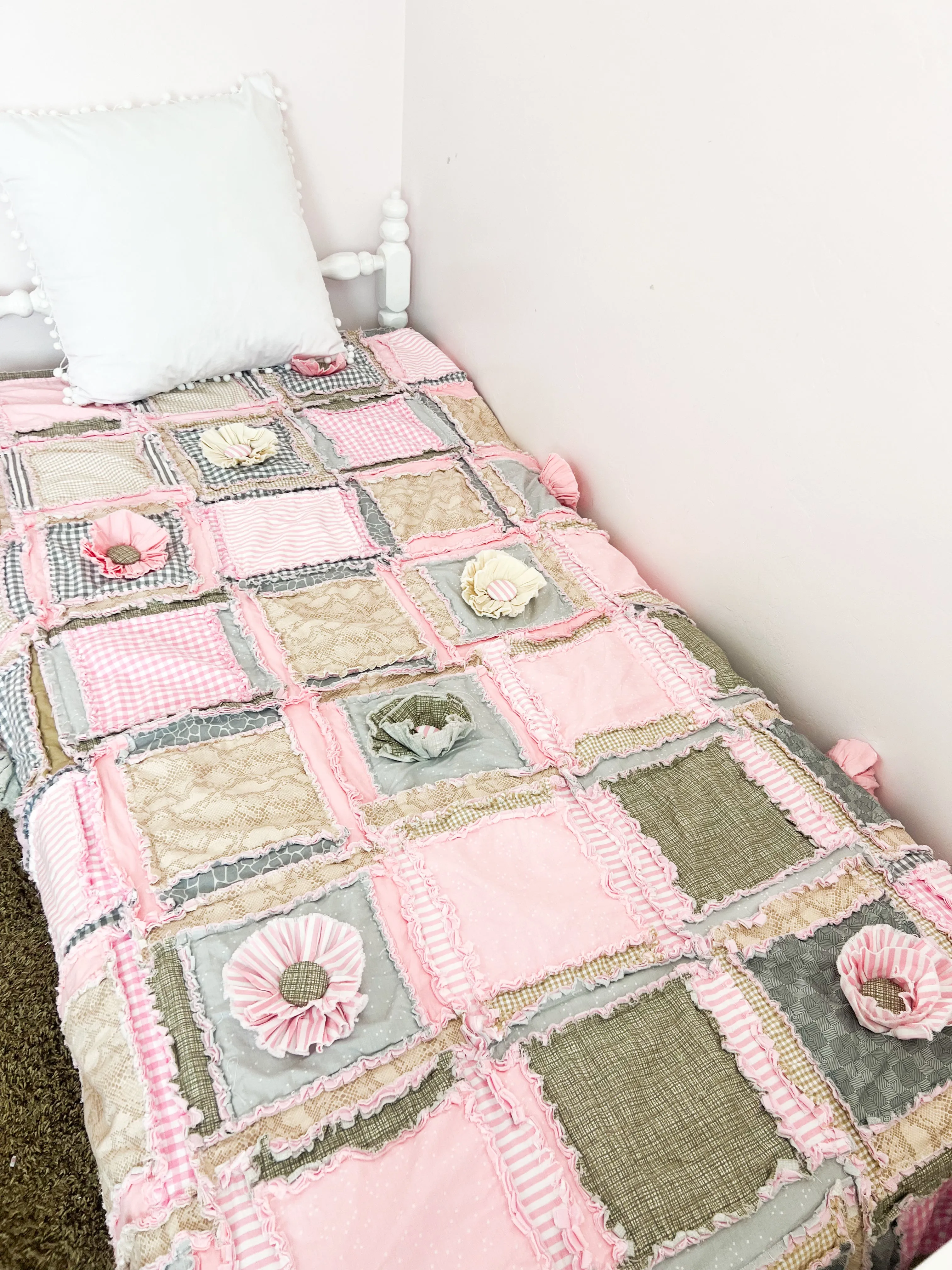 Ruffle Flower Rag Quilt Pattern for Baby Girl
