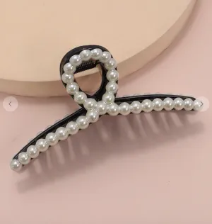 The Claire Classic Pearl Hair Claw Clip