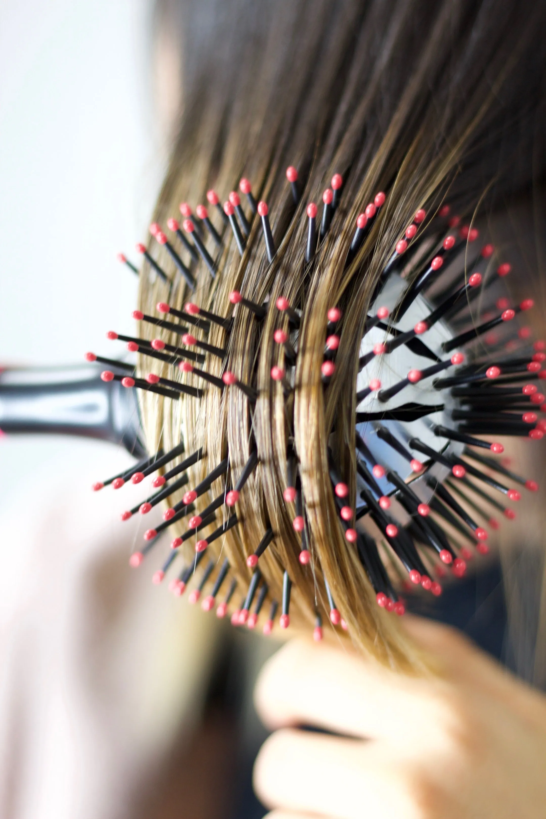 The Twirler Thermal Ball Brush