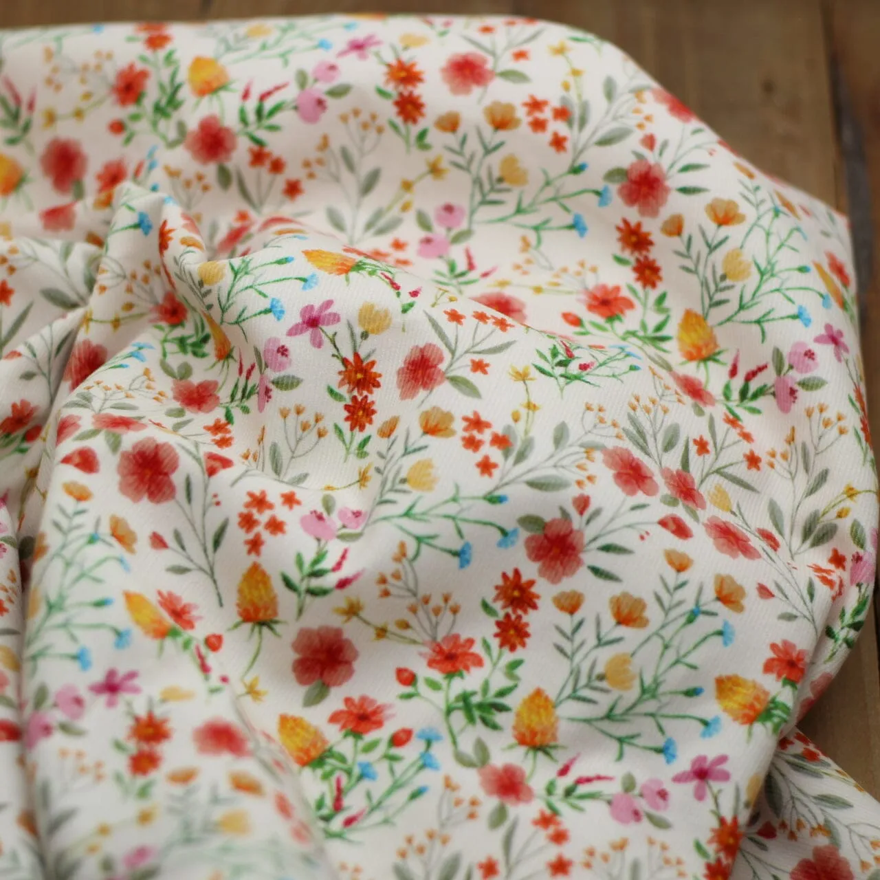 Tissu Velours milleraies -AUTUMN FLOWERS- Blanc cassé- POPPY DESIGNED FOR YOU (vendu x10cm)