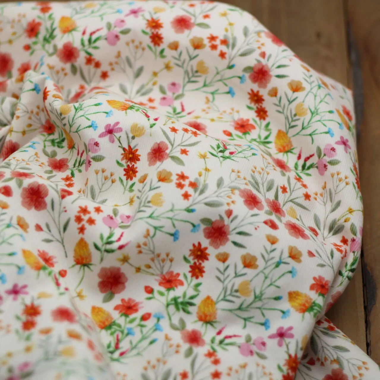 Tissu Velours milleraies -AUTUMN FLOWERS- Blanc cassé- POPPY DESIGNED FOR YOU (vendu x10cm)