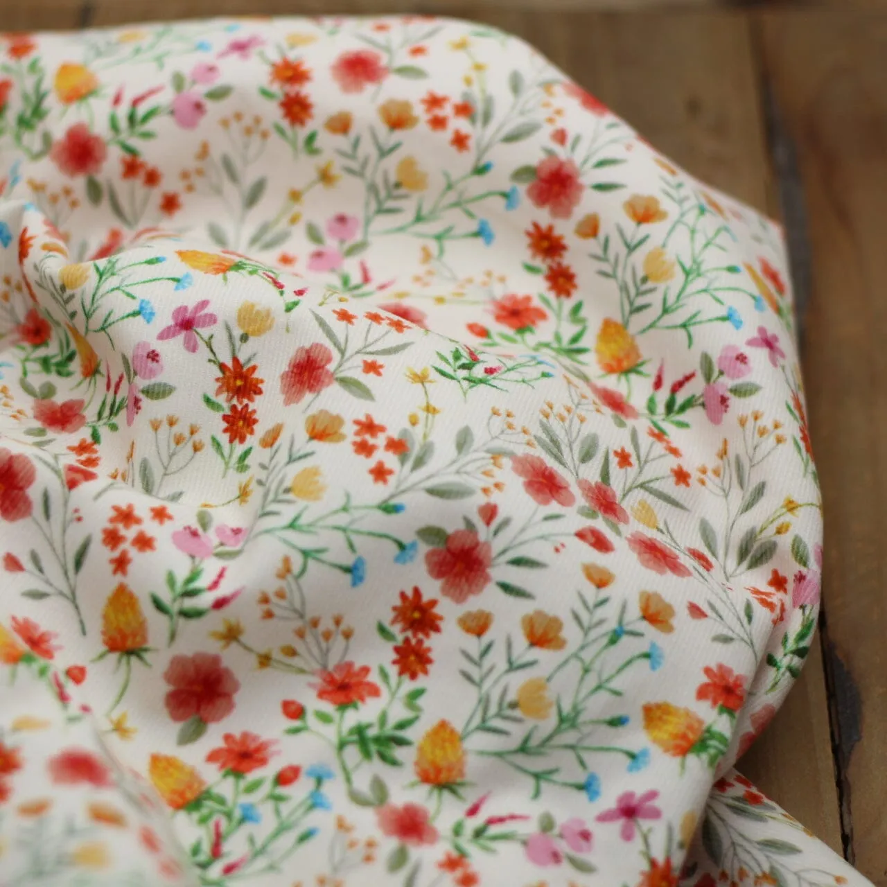 Tissu Velours milleraies -AUTUMN FLOWERS- Blanc cassé- POPPY DESIGNED FOR YOU (vendu x10cm)